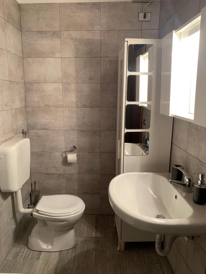 Studio Apartment Una Finestra Su Комо Екстер'єр фото