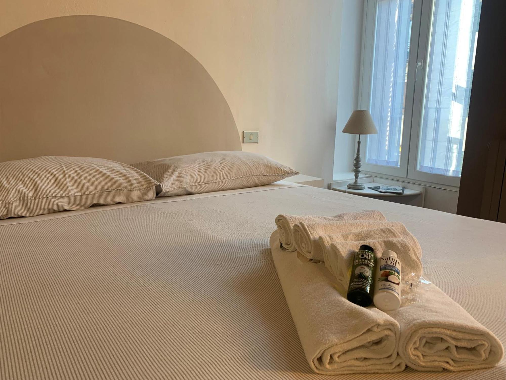 Studio Apartment Una Finestra Su Комо Екстер'єр фото